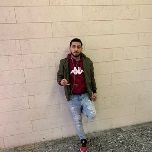 Meet your Posher, Christian